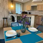 Casa de Férias Les 4 Seasons, Agreable Avec Terrasse Et Jardin La Croix Bigot