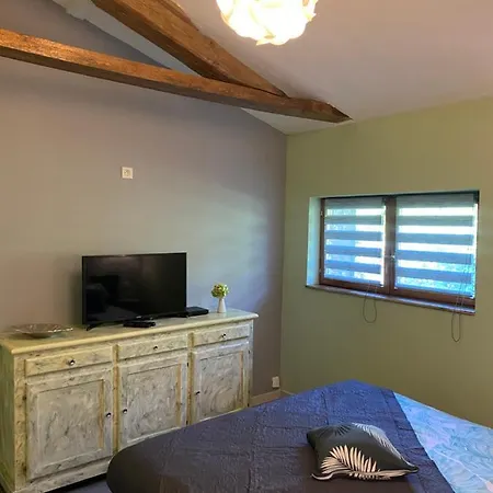 Les 4 Seasons, Avec Terrasse Et Jardin La Croix Bigot